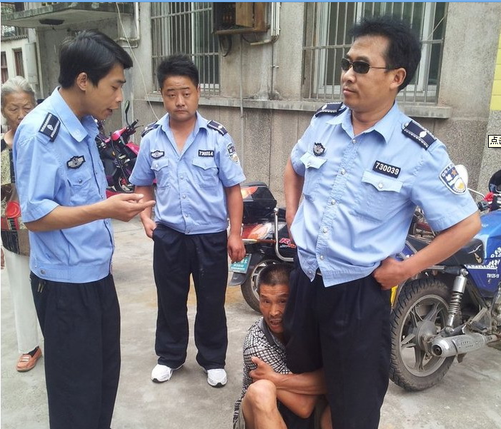 城管的大腿伤不起。249 / 作者:平安大叔 / 帖子ID:22451