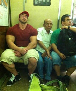 请大家帮中间那位想一句内心独白，哈哈哈861 / 作者:资深五迷 / 帖子ID:22664