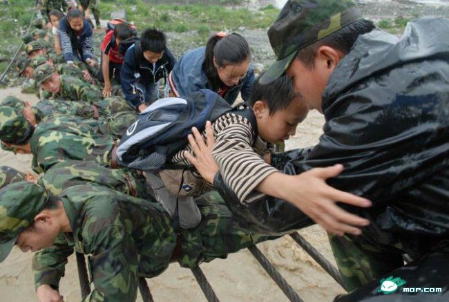 八一，来临之际向那些现在的曾经的军人，致以最崇高的敬意890 / 作者:bps55555 / 帖子ID:23394