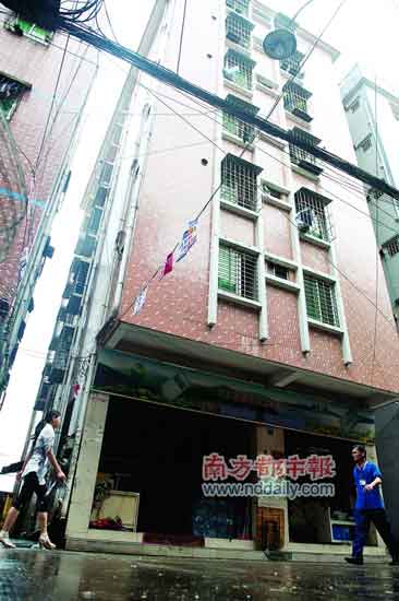 连发入室强奸：东莞万江赵屋村连发3起入室强奸案 女工惨死(图)486 / 作者:huangshiHS / 帖子ID:23552