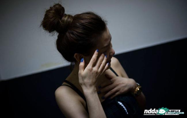 女顾客试衣全程被摄像头拍下27 / 作者:翠峰紫阳 / 帖子ID:24081