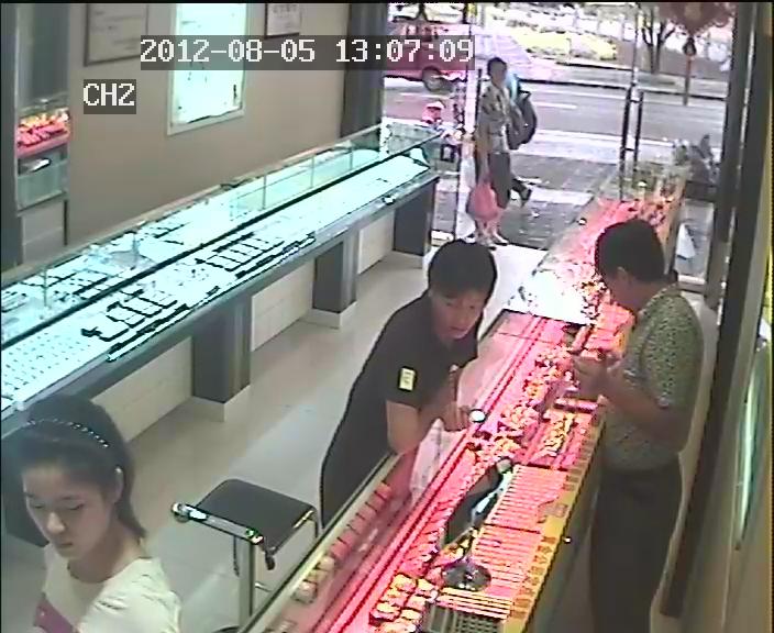 恭城三九大金店遭抢劫 恭城的治安到底怎么了?438 / 作者:穷人 / 帖子ID:24500