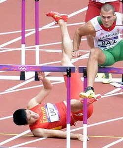 心痛，刘翔！！假摔视频602 / 作者:星想事成 / 帖子ID:24696