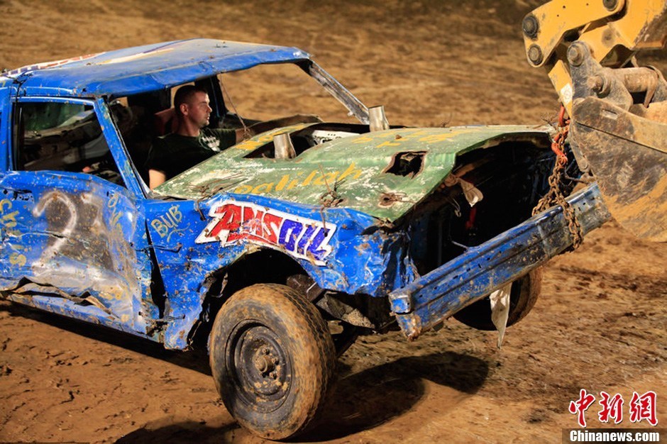 火爆如战场！ 美国年度撞车大赛现场413 / 作者:十滴水 / 帖子ID:26137