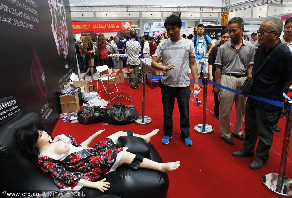 2012西安性博会开幕 模特上演现代SM秀和古代性器396 / 作者:十滴水 / 帖子ID:26143