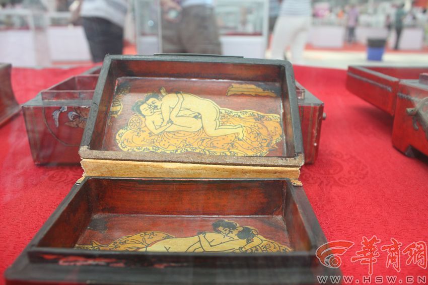 2012西安性博会开幕 模特上演现代SM秀和古代性器815 / 作者:十滴水 / 帖子ID:26143