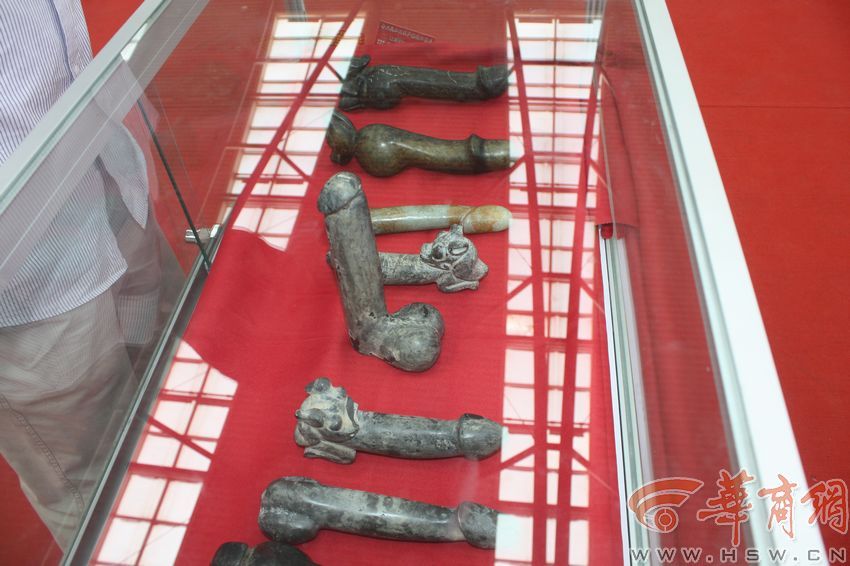 2012西安性博会开幕 模特上演现代SM秀和古代性器327 / 作者:十滴水 / 帖子ID:26143