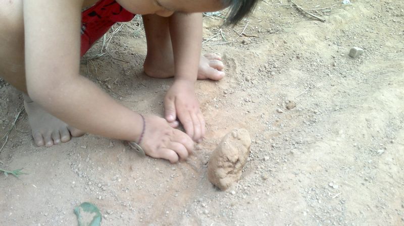 搞泥巴巴的小孩子！584 / 作者:十滴水 / 帖子ID:26991