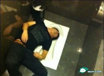 我只发一张KTV厕所的图194 / 作者:俗人 / 帖子ID:35645