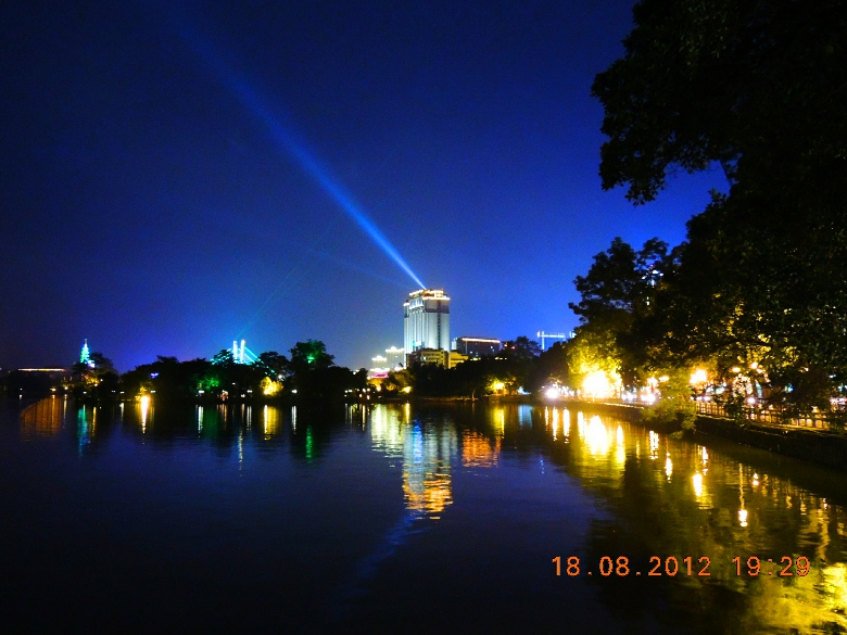 惠州西湖练习拍夜景648 / 作者:天涯孤独客 / 帖子ID:35681