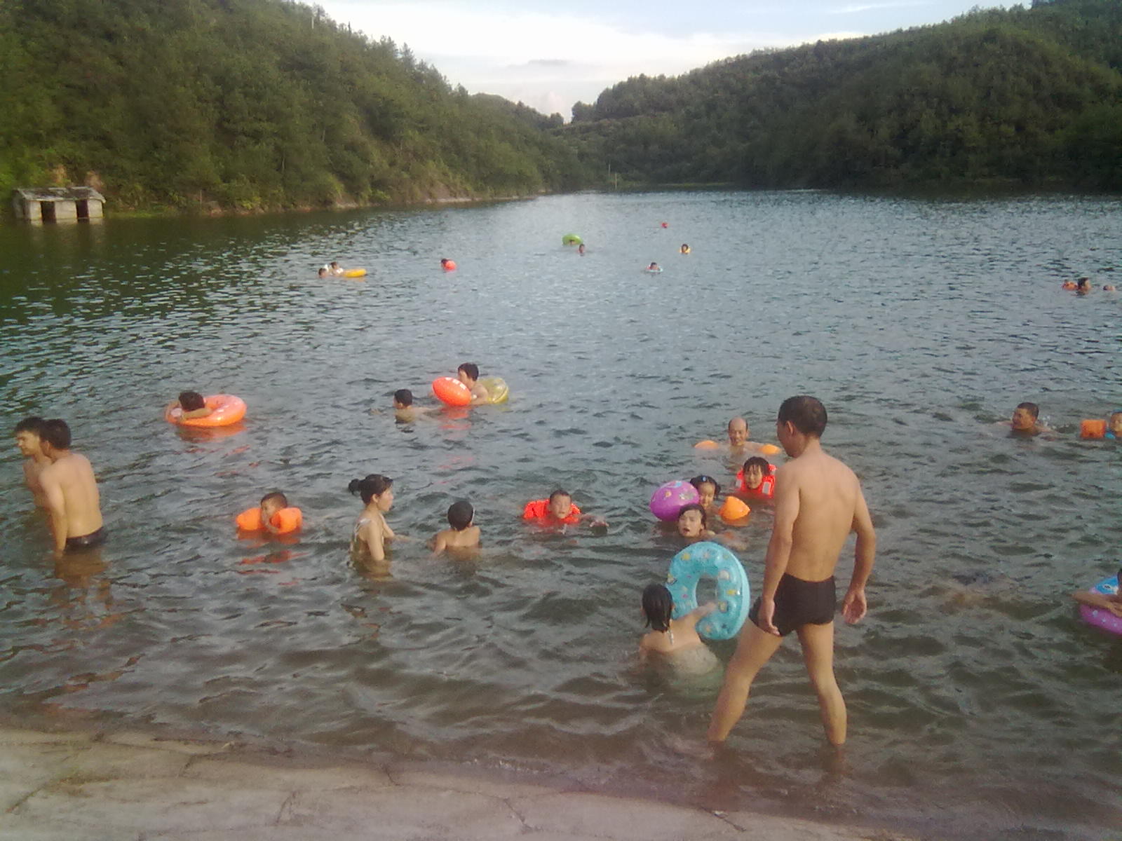 刚刚克洗冷水凉来，好多人。。188 / 作者:∑⌒不过_如此 / 帖子ID:35781