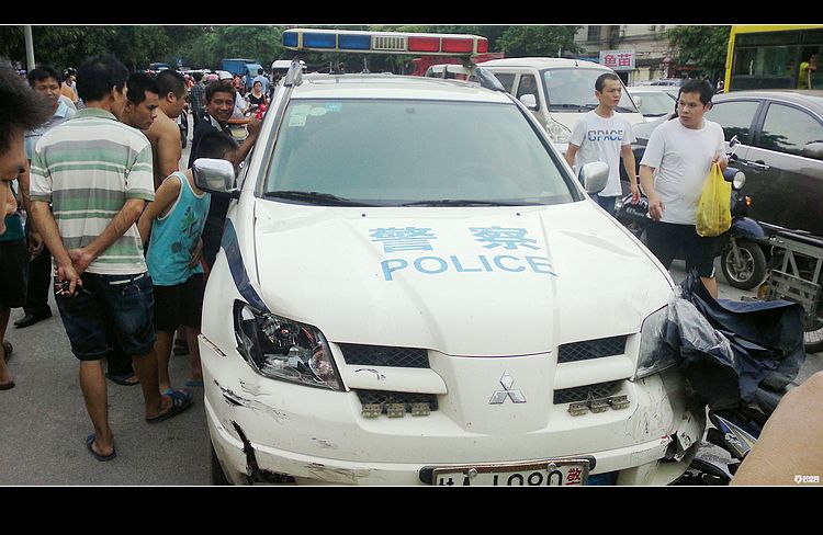 南宁一警车市区内连撞七人＜转载＞239 / 作者:平安大叔 / 帖子ID:36939