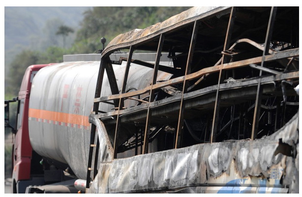 陕西延安特大交通事故死亡36人！288 / 作者:平安大叔 / 帖子ID:37662