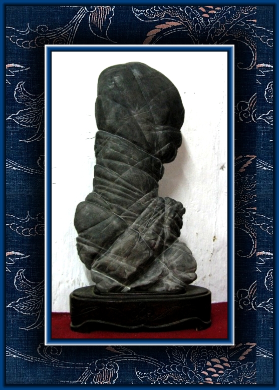 大化石；大约四百斤【唯我独尊】    石灰岩约六吨【吉祥意如】  墨石约五十斤【福】455 / 作者:Ω云中鹤Ω / 帖子ID:37936