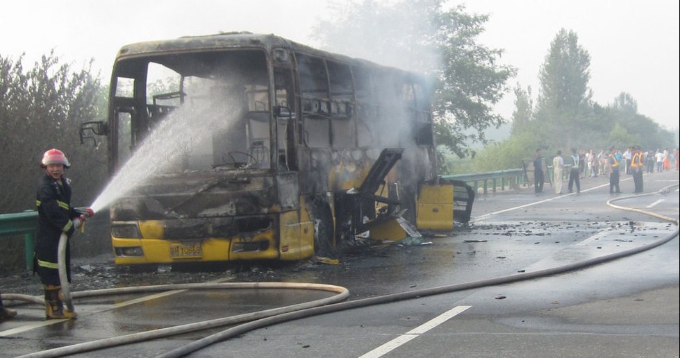 安徽双层卧铺大巴起火被烧成空壳179 / 作者:∑⌒不过_如此 / 帖子ID:38062