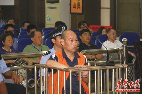 农民为讨50元钱驾车撞死6人 称早就想杀人(图)115 / 作者:恭城人 / 帖子ID:38090