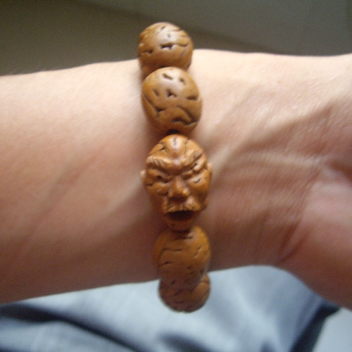 我的桃核雕刻，给点意见~~527 / 作者:爱潇宝 / 帖子ID:38417