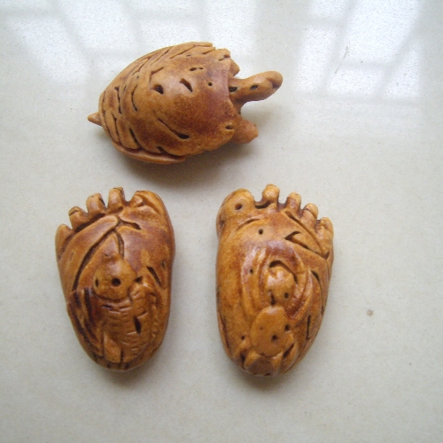 我的桃核雕刻，给点意见~~825 / 作者:爱潇宝 / 帖子ID:38417