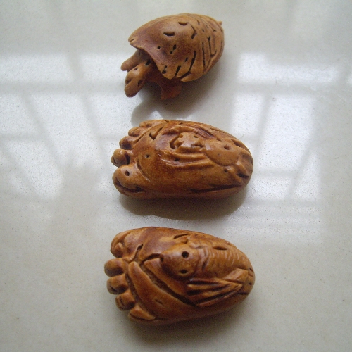 我的桃核雕刻，给点意见~~210 / 作者:爱潇宝 / 帖子ID:38417