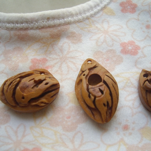 我的桃核雕刻，给点意见~~768 / 作者:爱潇宝 / 帖子ID:38417