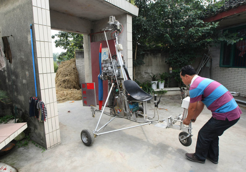 四川农民3万元造飞机 试飞腾空1.5米689 / 作者:十滴水 / 帖子ID:43336