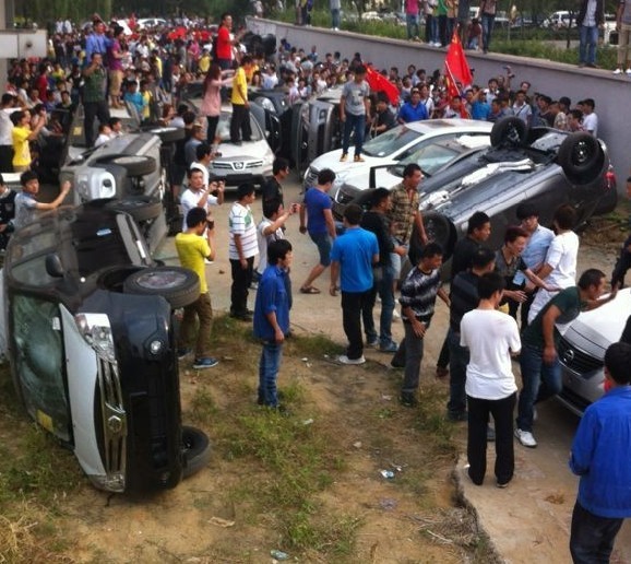 继续抗日，东莞长安打砸游行！！！223 / 作者:大鸟 / 帖子ID:54569