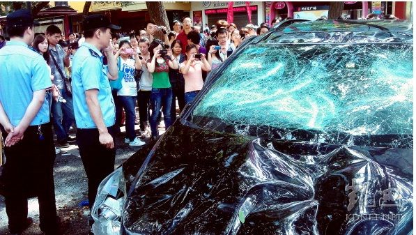 有被砸车子的可由陈光标负责！704 / 作者:平安大叔 / 帖子ID:54706