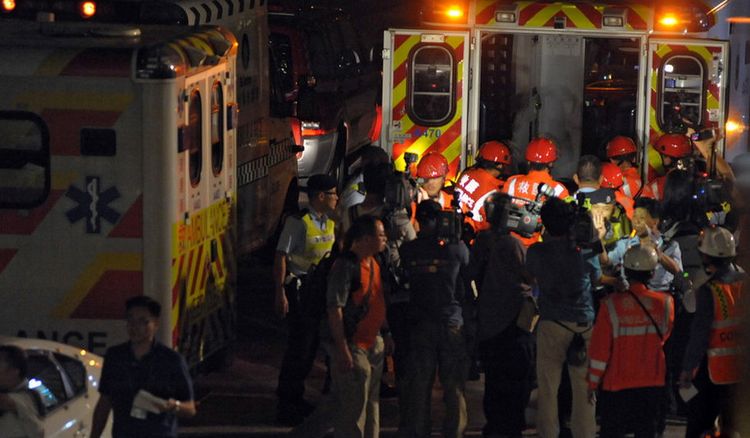 香港两船相撞致25人遇难。924 / 作者:平安大叔 / 帖子ID:55800