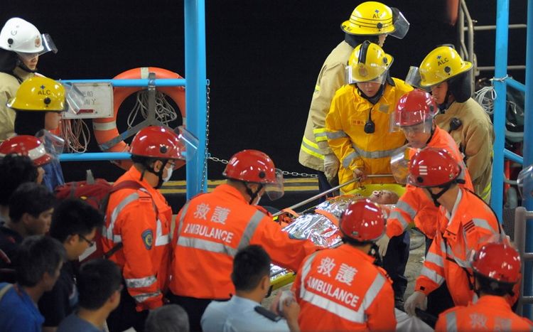 香港两船相撞致25人遇难。512 / 作者:平安大叔 / 帖子ID:55800