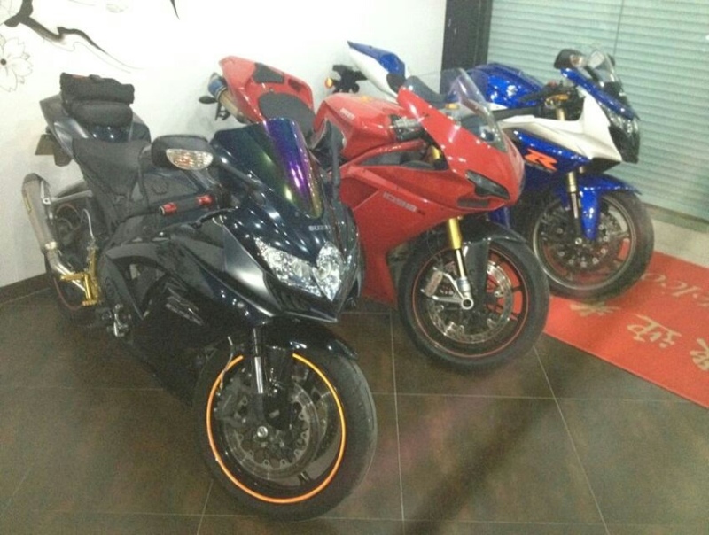 飞车党藐视交警强行冲关247 / 作者:莲花街人 / 帖子ID:55886