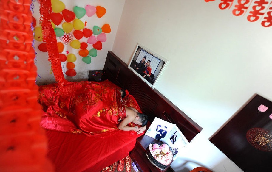 高清：福建首对男同志公开结婚 千人围观936 / 作者:小雨点 / 帖子ID:56923