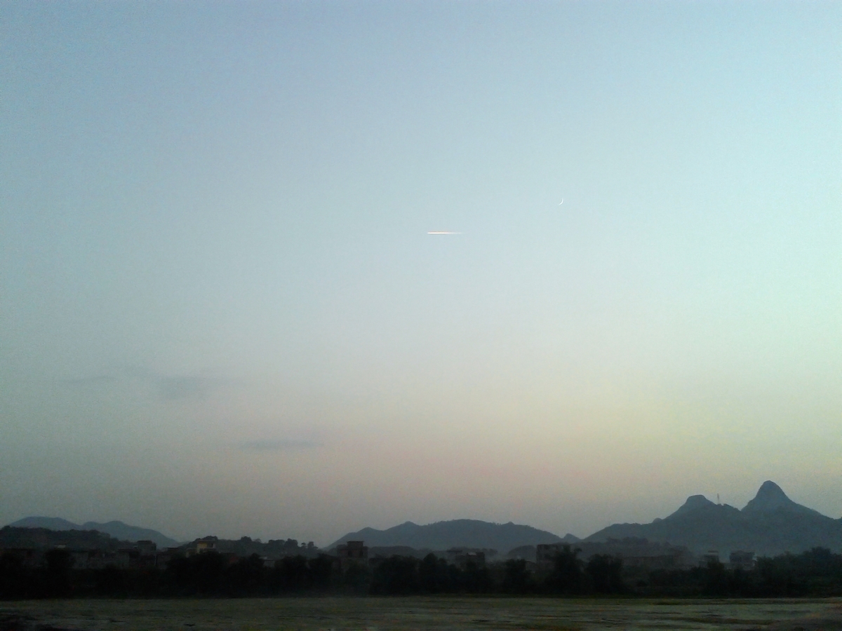 夕阳金钩UFO988 / 作者:孤独の帐篷 / 帖子ID:56956