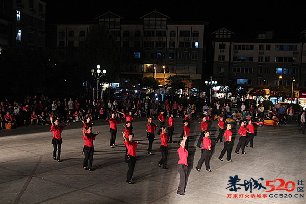 恭城九九重阳广场文艺汇演活动【组图】667 / 作者:社区小编 / 帖子ID:57152