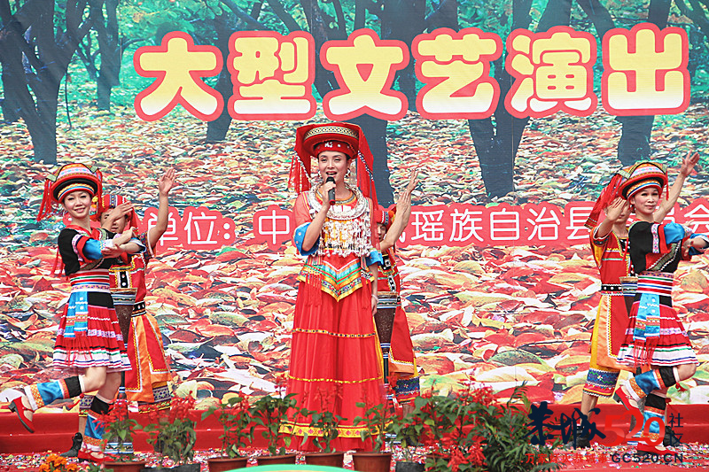 2012桂林恭城第九届月柿节文艺演出【组图】618 / 作者:黄子 / 帖子ID:57265