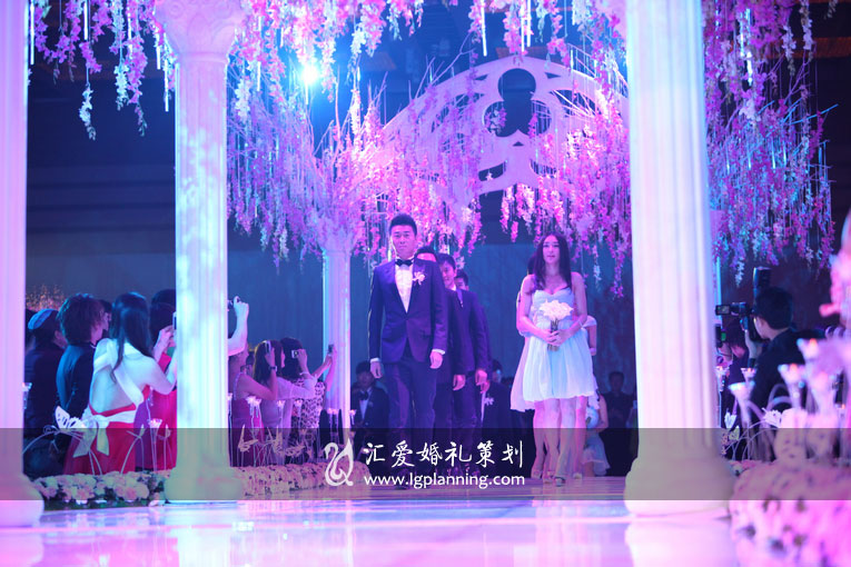 北京柏悦酒店贾乃亮与李小璐的婚礼《百年婚庆》383 / 作者:百年婚庆 / 帖子ID:57438