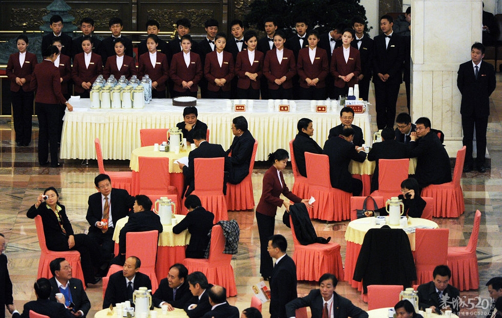 中共十八大闭幕后【组图】700 / 作者:社区小编 / 帖子ID:58061