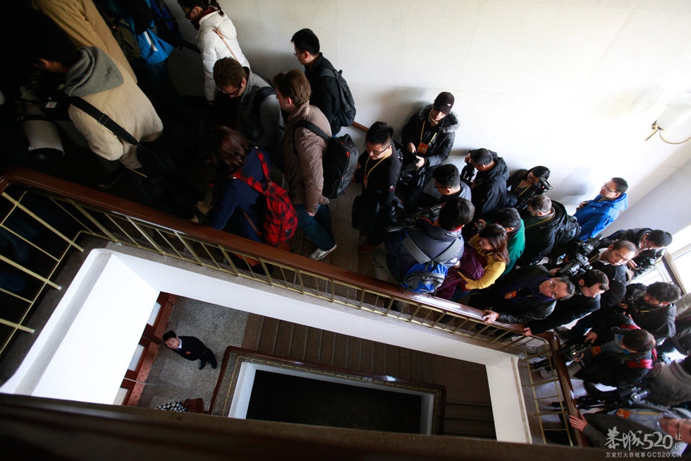 中共十八大闭幕后【组图】860 / 作者:社区小编 / 帖子ID:58061