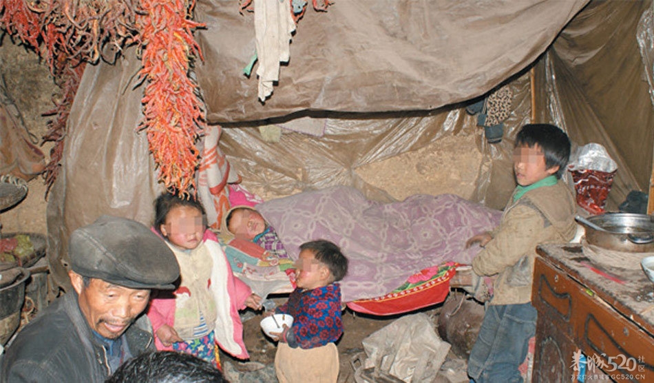 贵州5男童闷死事件：贫寒家境照片曝光389 / 作者:ssql / 帖子ID:58269