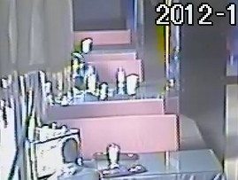 今天本店来了两位玩魔术的，请看杯子变没了！！！！435 / 作者:钱是今生 / 帖子ID:58274