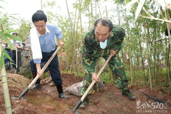 雷政富与爆料人朱瑞峰对话录音曝光39 / 作者:随意看天下 / 帖子ID:58464