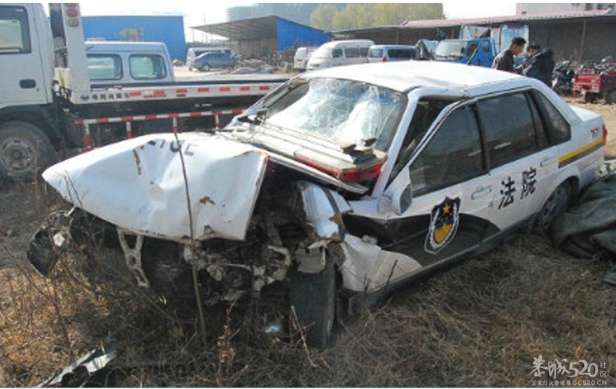 河南南阳一警车醉驾2死5伤。663 / 作者:平安大叔 / 帖子ID:58932