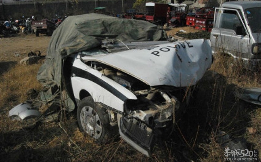 河南南阳一警车醉驾2死5伤。696 / 作者:平安大叔 / 帖子ID:58932