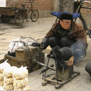 中国爆米花机震惊美国 主持人穿防爆服操作405 / 作者:桂鱼 / 帖子ID:60922