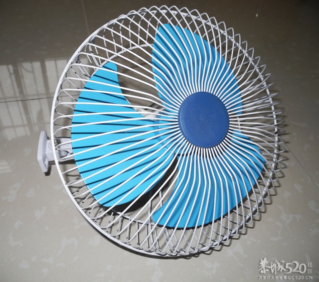 闲置对讲机、电子万年历、电脑音箱、直流风扇、绕线器等居家小商品低价出售775 / 作者:有瘾头 / 帖子ID:61369
