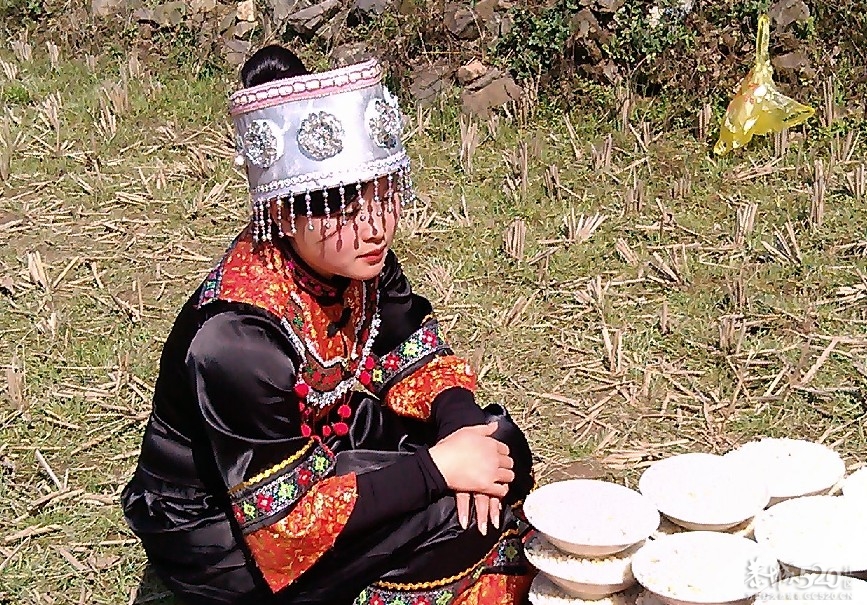 2013石口花炮---瑶服最美女370 / 作者:移不动 / 帖子ID:62956