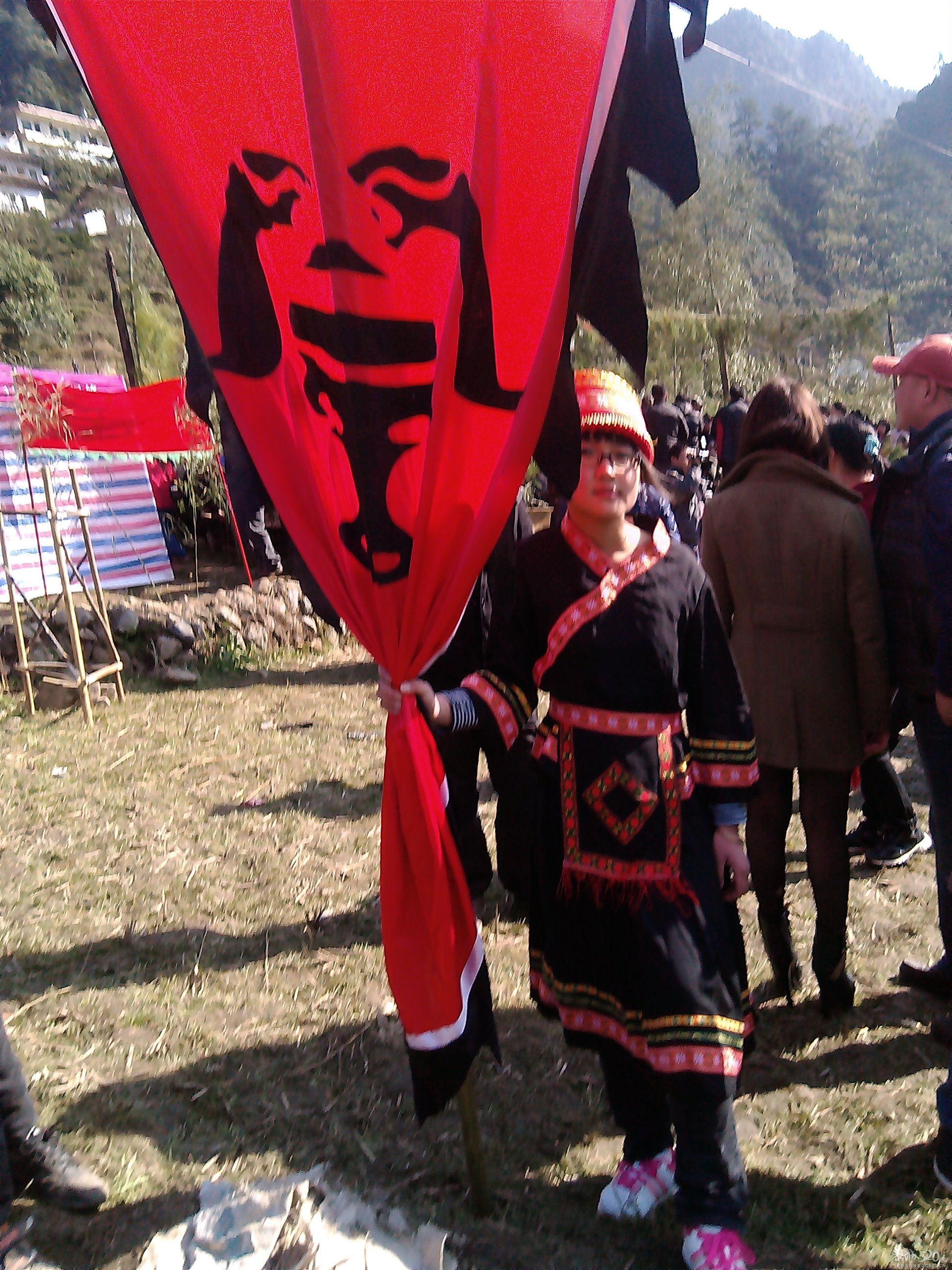 2013石口花炮---瑶服最美女199 / 作者:移不动 / 帖子ID:62956