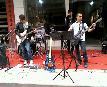 我家旁边开演唱会了···811 / 作者:BASS203915 / 帖子ID:64138