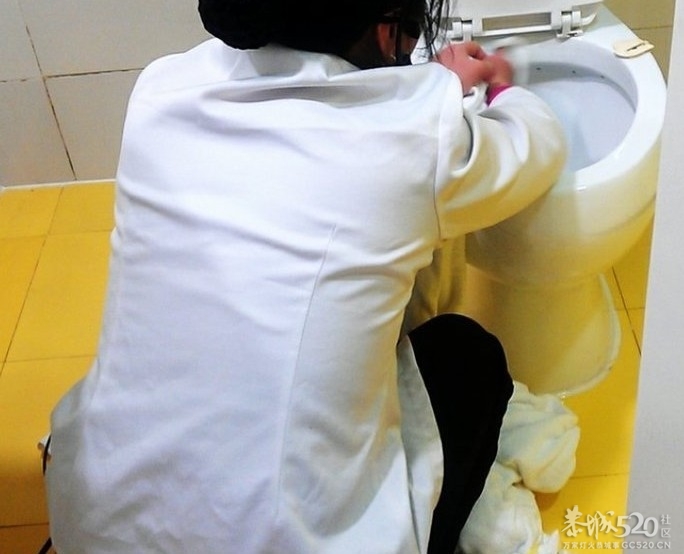 转          记者暗访快捷酒店 洗脸毛巾擦马桶678 / 作者:小雨点 / 帖子ID:64495