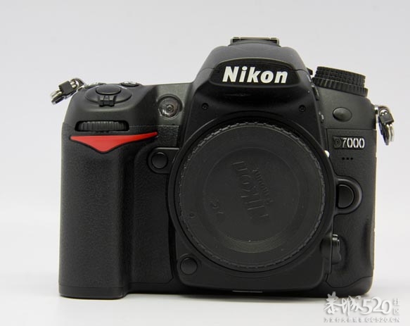 尼康单反D7000转让400 / 作者:新乐文化传媒 / 帖子ID:64855