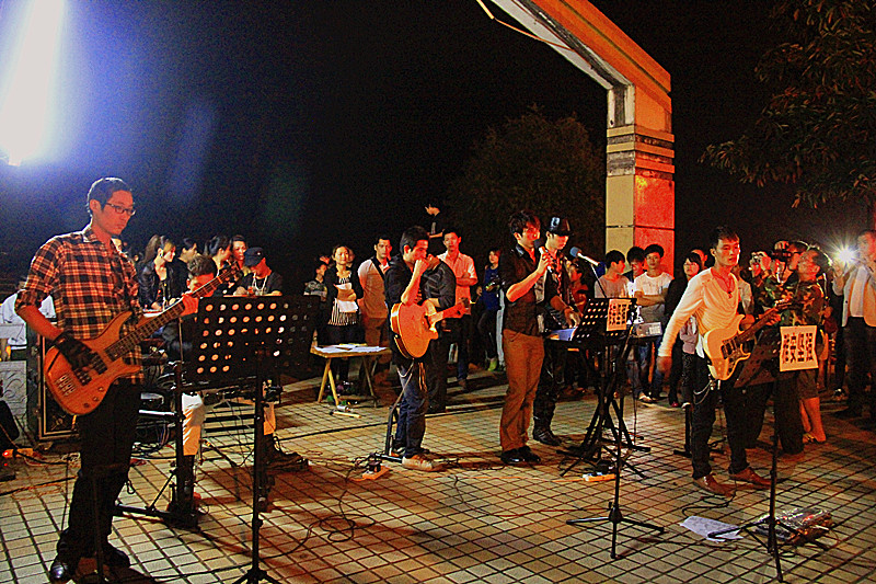 520心系雅安 音乐烛光祈福会  圆满成功！(视频.图片集中营）972 / 作者:瑶乡看兰 / 帖子ID:67345